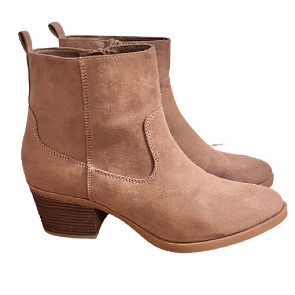 Suede Western Ankle boots in Mocha Latte - Picture 2 of 8